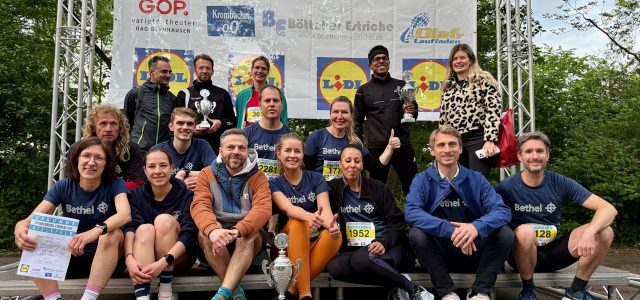 Beim Sparrenburg-Firmenlauf 2026 gab es viele Sieger: Die Mathematiker drückten in diesem Jahr mit Nachdruck dem Firmen-Run ihren Stempel auf. Die größten Gruppen brachten vbS Bethel, die Firma Miele und [&hellip;]
